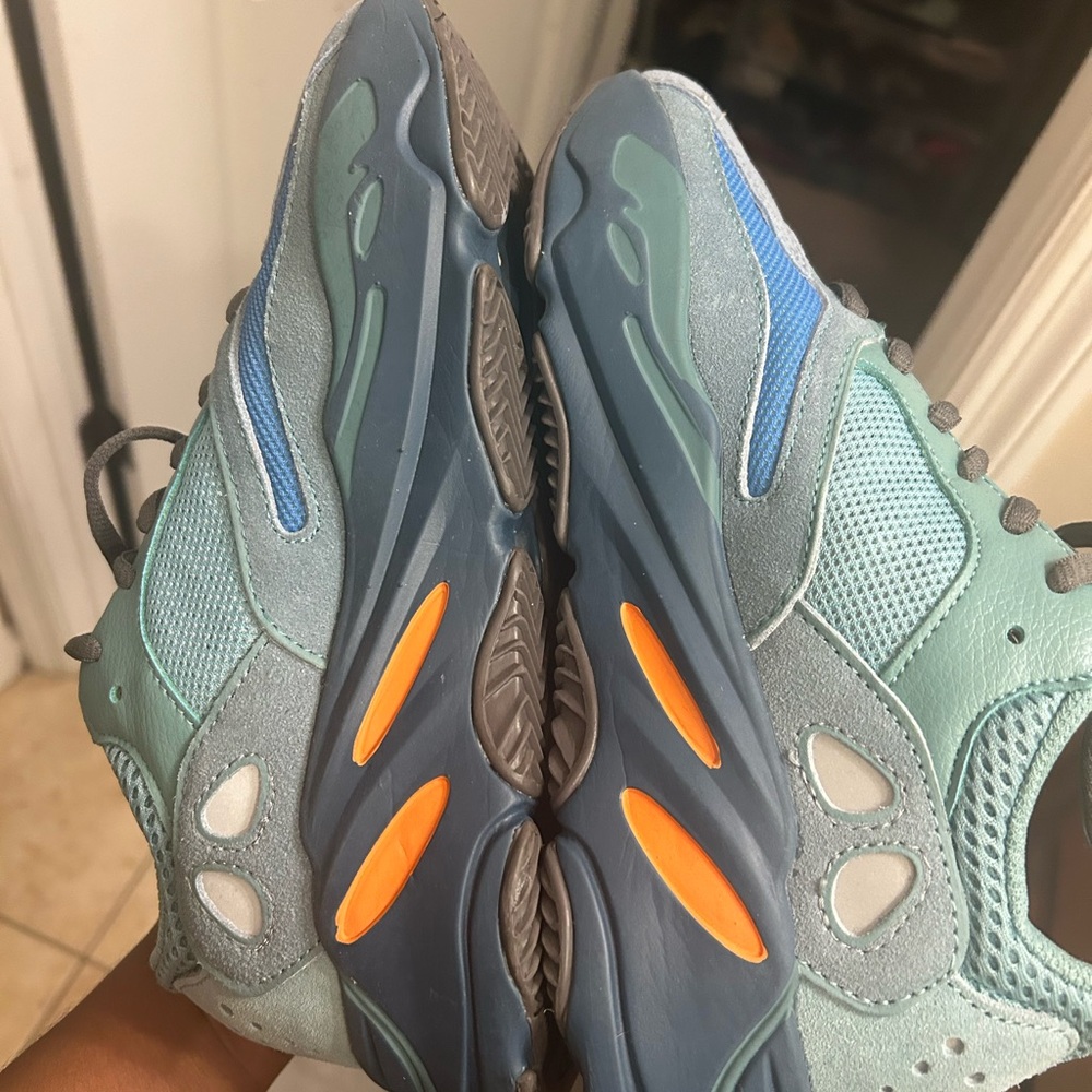 Adidas Yeezy Boost 700
Faded Azure